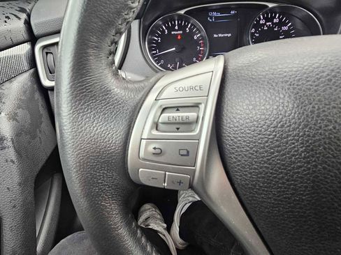 Used 2016 Nissan Rogue SL w/ SL Premium Package image 40