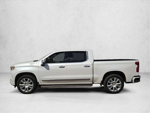 Used 2023 Chevrolet Silverado 1500 High Country w/ High Country Premium Package AWD/4WD image 9