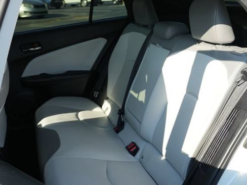 Used 2020 Toyota Prius Prime XLE FWD image 15