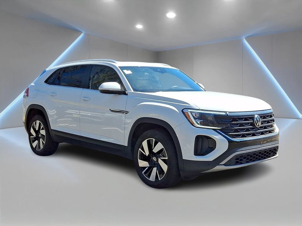 Certified 2025 Volkswagen Atlas Cross Sport SE w/ Panoramic Sunroof Package AWD/4WD image 3