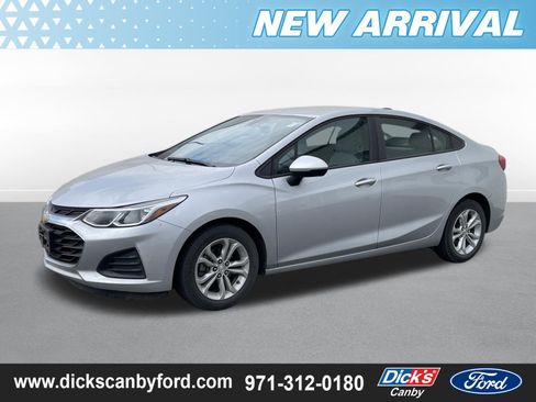 Used 2019 Chevrolet Cruze LS w/ LS Convenience Package FWD image 2