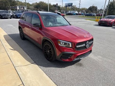 Used 2021 Mercedes-Benz GLB 250 GLB 250 image 2