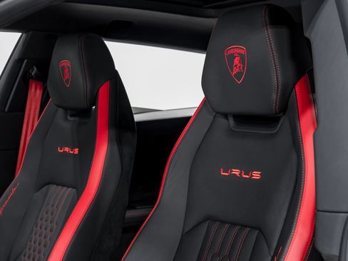 Used 2024 Lamborghini Urus Performante AWD/4WD image 20