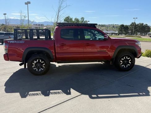 Used 2020 Toyota Tacoma TRD Off-Road w/ Technology Package AWD/4WD image 9