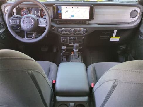 New 2025 Jeep Gladiator Sport image 15