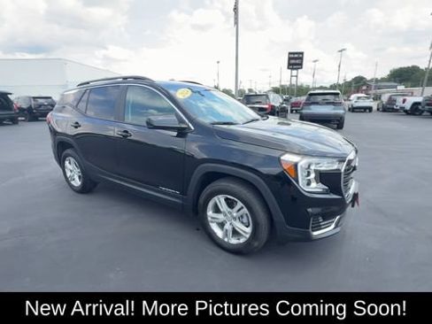 Used 2024 GMC Terrain SLE w/ Driver Convenience Package AWD/4WD image 2