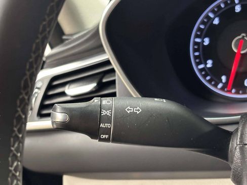 Used 2021 Genesis G70 3.3T AWD/4WD image 30