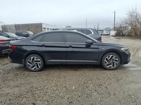 Used 2024 Volkswagen Jetta SEL image 2