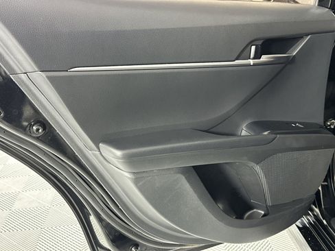 Used 2019 Toyota Camry LE FWD image 30
