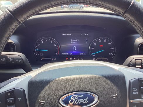 Used 2023 Ford Explorer XLT w/ Equipment Group 202A AWD/4WD image 19