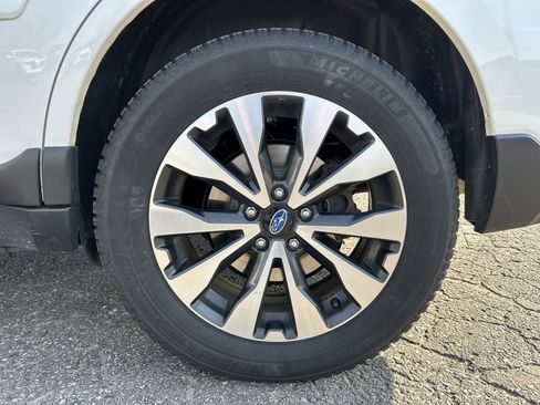 Used 2016 Subaru Outback 2.5i Limited AWD/4WD image 23