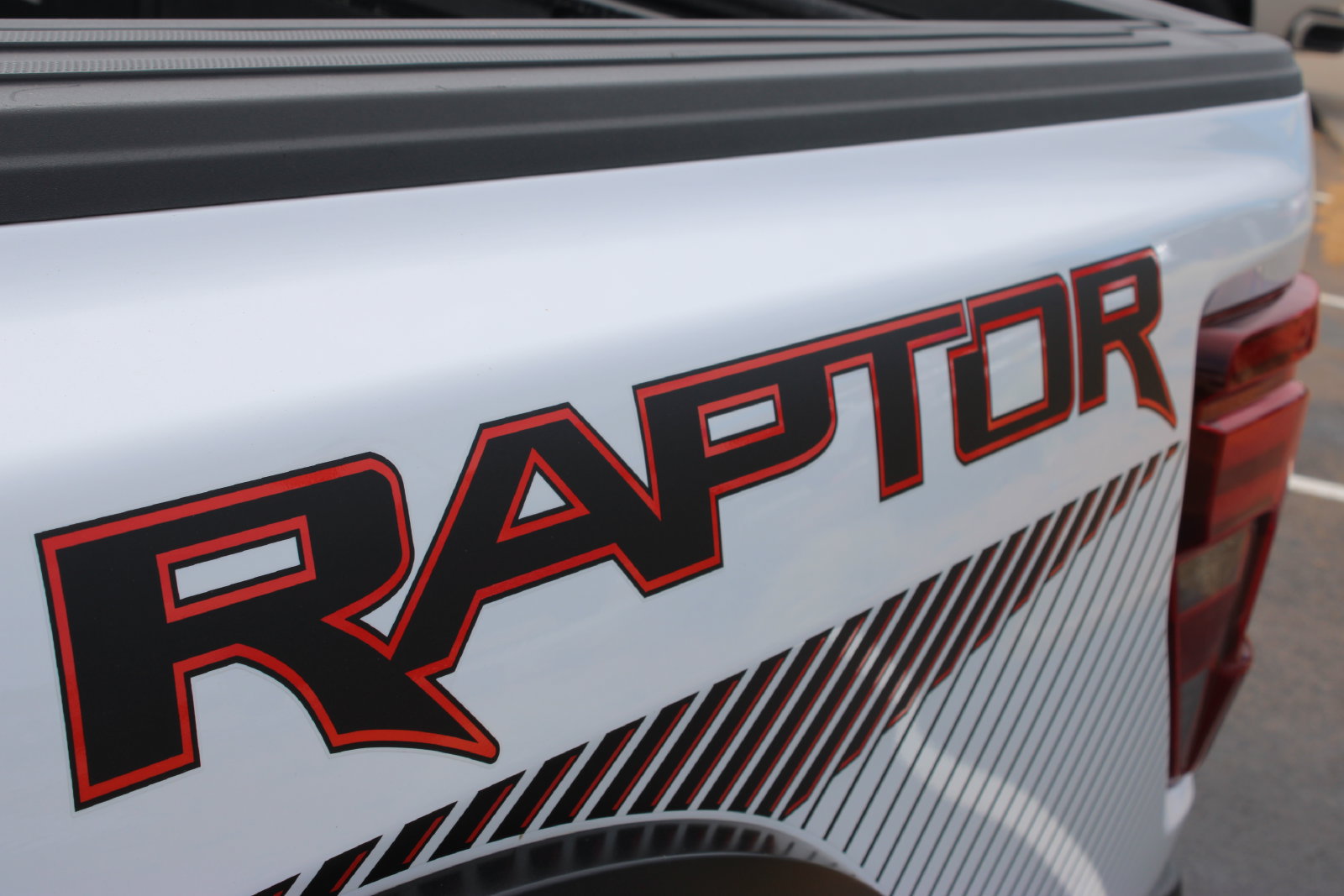 Used 2025 Ford F150 Raptor AWD/4WD image 35