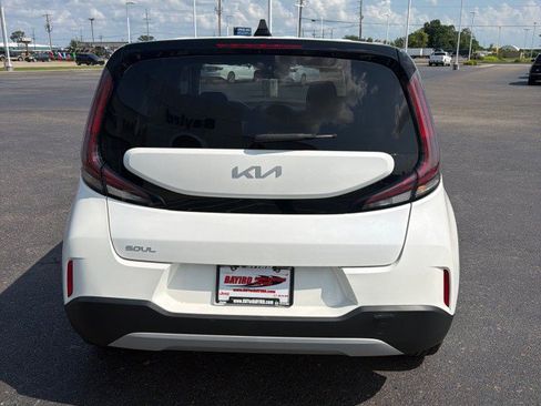 Used 2024 Kia Soul LX w/ Option Group 015 FWD image 5
