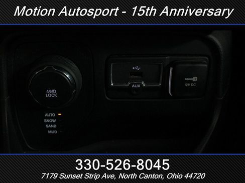 Used 2017 Jeep Renegade Altitude AWD/4WD image 17