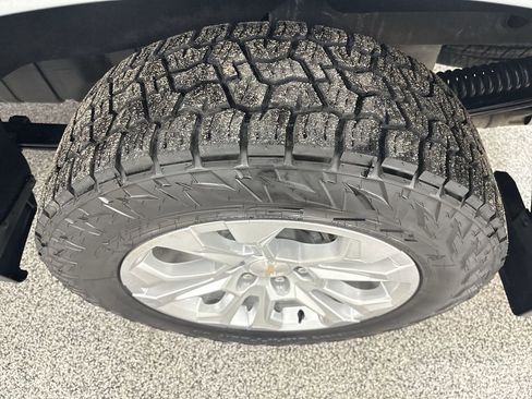 Used 2024 Chevrolet Silverado 1500 LTZ image 32