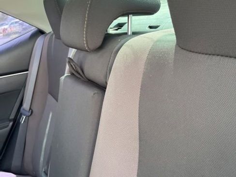 Used 2018 Toyota Corolla LE w/ Carpet Mat Package (TMS) FWD image 9