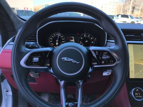 Used 2024 Jaguar F-PACE SVR image 15