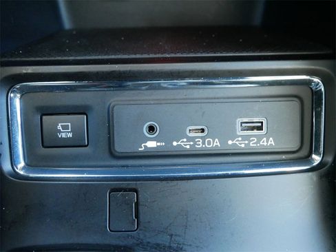 Certified 2025 Subaru Ascent Bronze Edition image 30