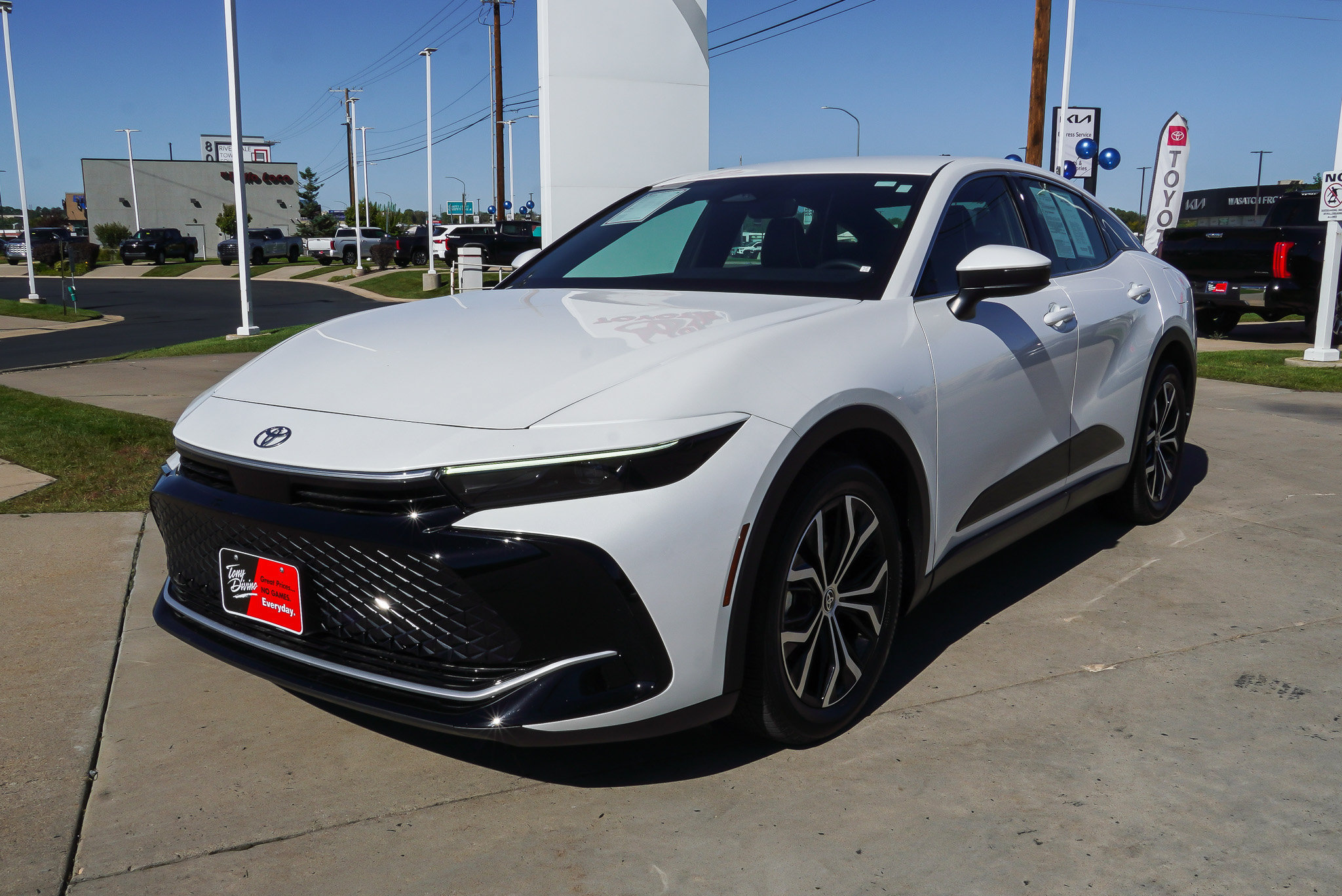 Certified 2023 Toyota Crown AWD/4WD image 4