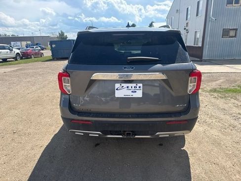 Used 2023 Ford Explorer XLT w/ Equipment Group 202A AWD/4WD image 10