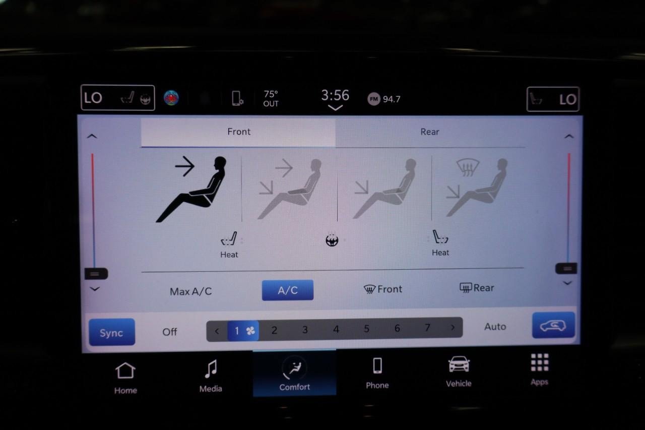 Used 2023 Chrysler Pacifica Touring-L FWD image 16