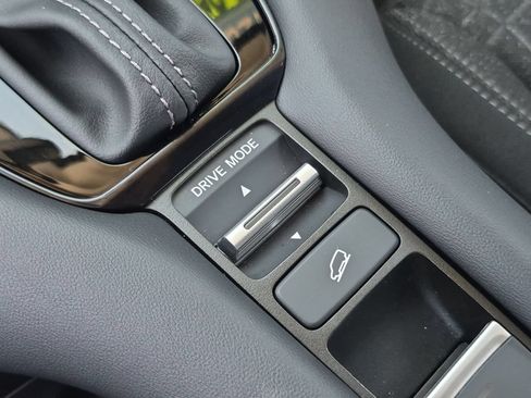 Used 2026 Honda HR-V LX image 24