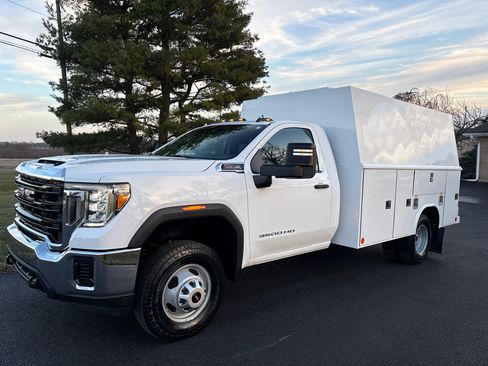 Used 2022 GMC Sierra 3500 Pro w/ Convenience Package image 1