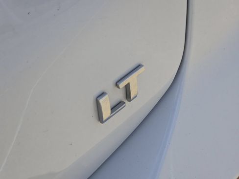 Used 2022 Chevrolet Equinox LT FWD image 12
