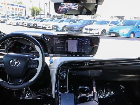 Used 2021 Toyota Mirai RWD image 18
