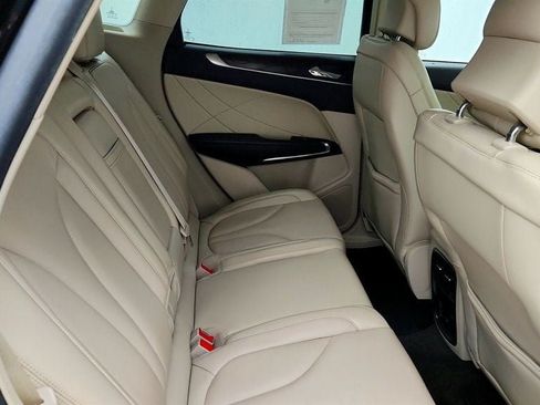 Used 2019 Lincoln MKC Reserve FWD image 23