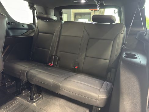 Used 2023 Chevrolet Tahoe Z71 w/ Luxury Package AWD/4WD image 13