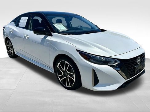Certified 2025 Nissan Sentra SR w/ SR Premium Package FWD image 3