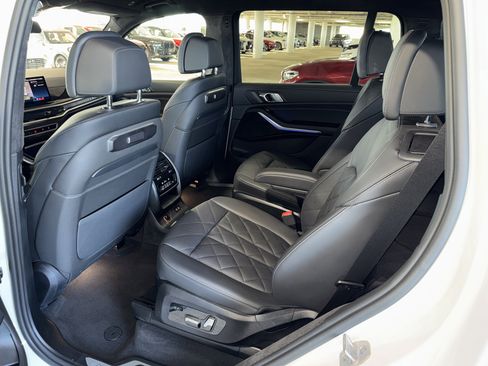 Used 2025 BMW X7 xDrive40i w/ M Sport Package image 15