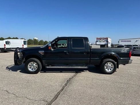 Used 2010 Ford F250 4x4 Crew Cab Super Duty image 2