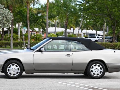 Used 1995 Mercedes-Benz E 320 Convertible image 5
