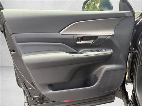 Used 2026 Toyota Grand Highlander AWD image 10