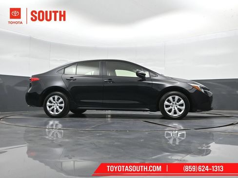 Used 2026 Toyota Corolla LE FWD image 38