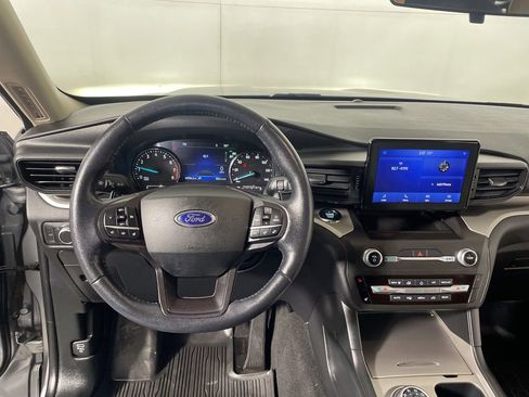 Used 2020 Ford Explorer XLT w/ Comfort Package AWD/4WD image 12