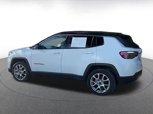 Used 2025 Jeep Compass Limited AWD/4WD image 11