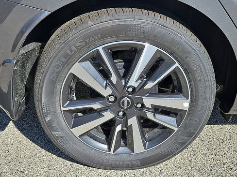 New 2025 Nissan Versa SV w/ Trunk Package image 7