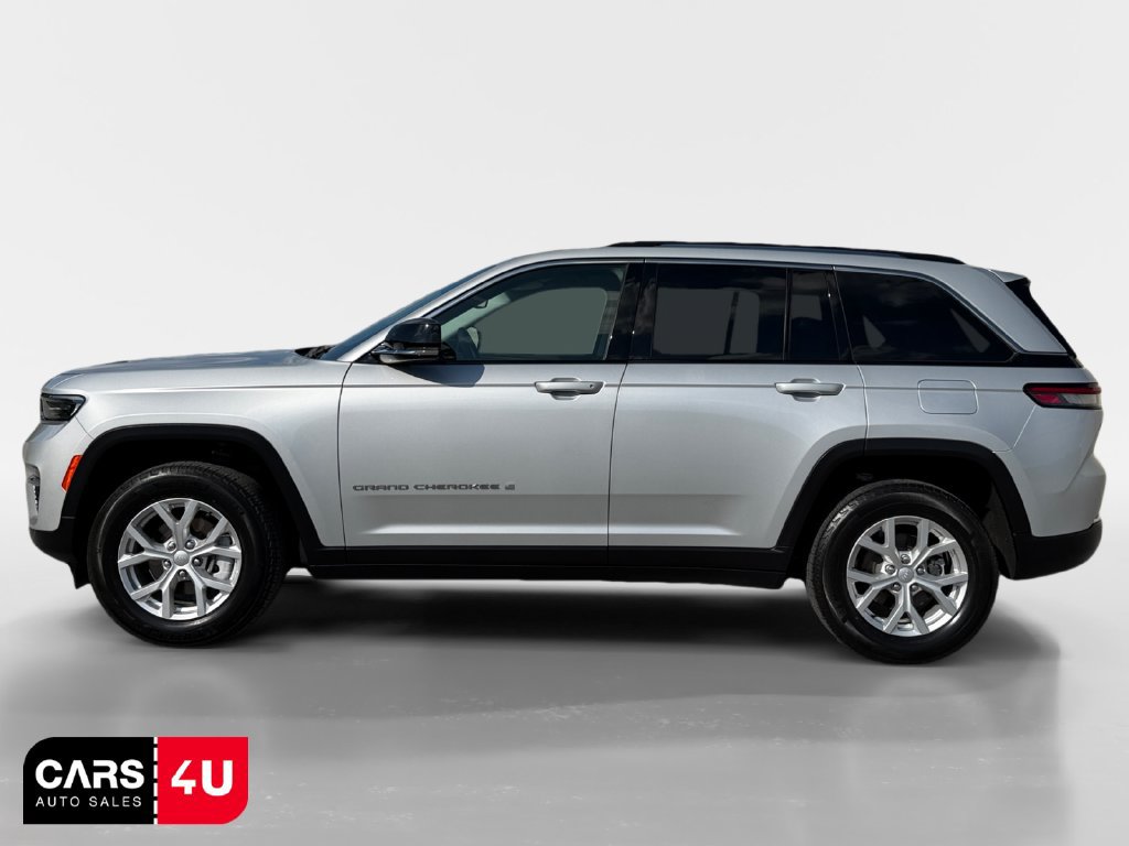 Used 2023 Jeep Grand Cherokee Limited w/ Trailer Tow Prep Group (B) AWD/4WD image 4
