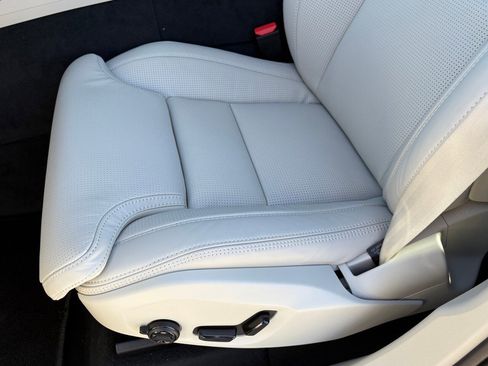 New 2026 Volvo XC60 T8 Ultra w/ Protection Package Premier image 20