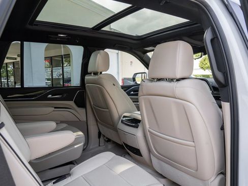 Used 2023 Cadillac Escalade Premium Luxury w/ Performance Package AWD/4WD image 27