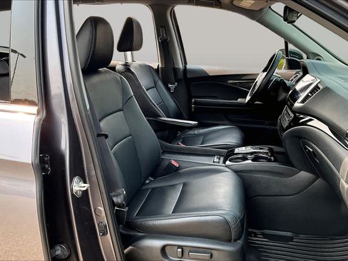Used 2017 Honda Pilot Touring image 8