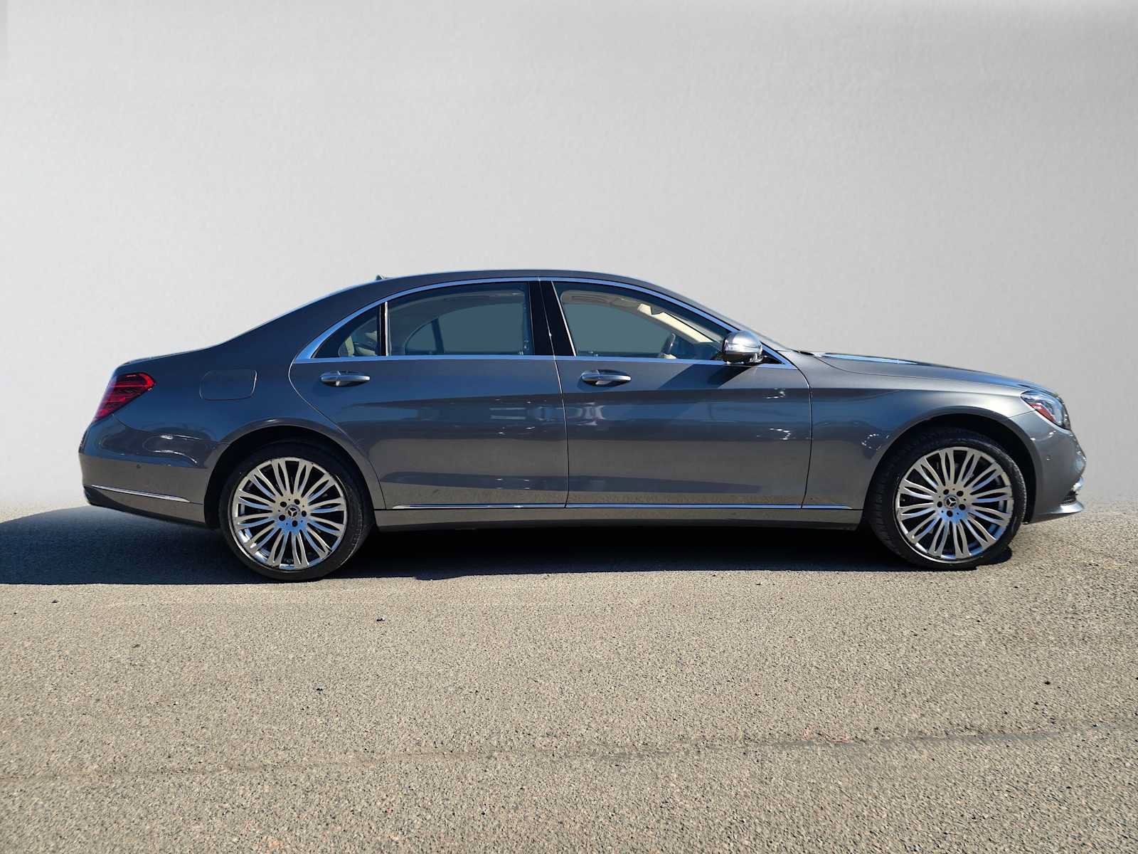 Used 2019 Mercedes-Benz S 560 Sedan image 2