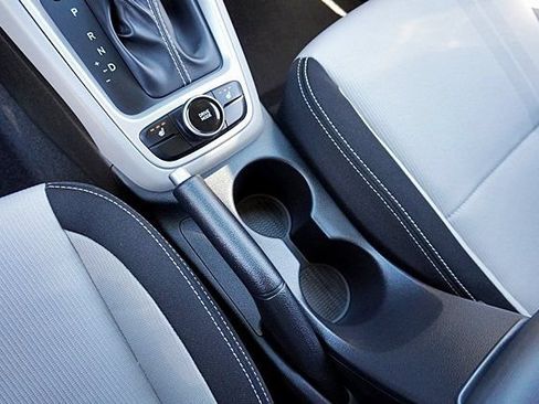 Certified 2026 Hyundai Venue SEL FWD image 32