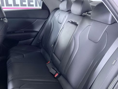 Used 2025 Hyundai Elantra Limited image 25