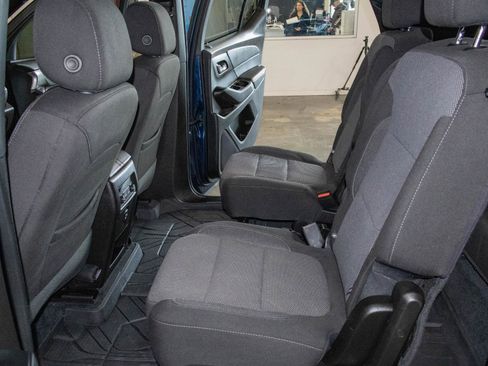 Used 2023 Chevrolet Traverse LT image 13