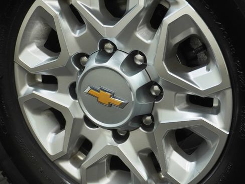 Used 2024 Chevrolet Silverado 2500 LT w/ Convenience Package AWD/4WD image 10