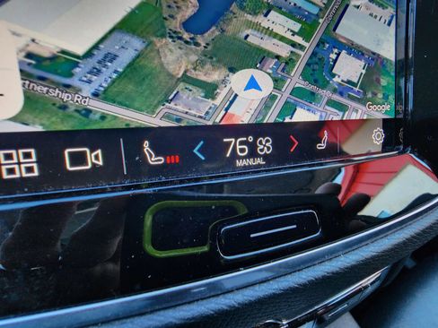 Used 2025 Volvo XC90 B5 Core image 35